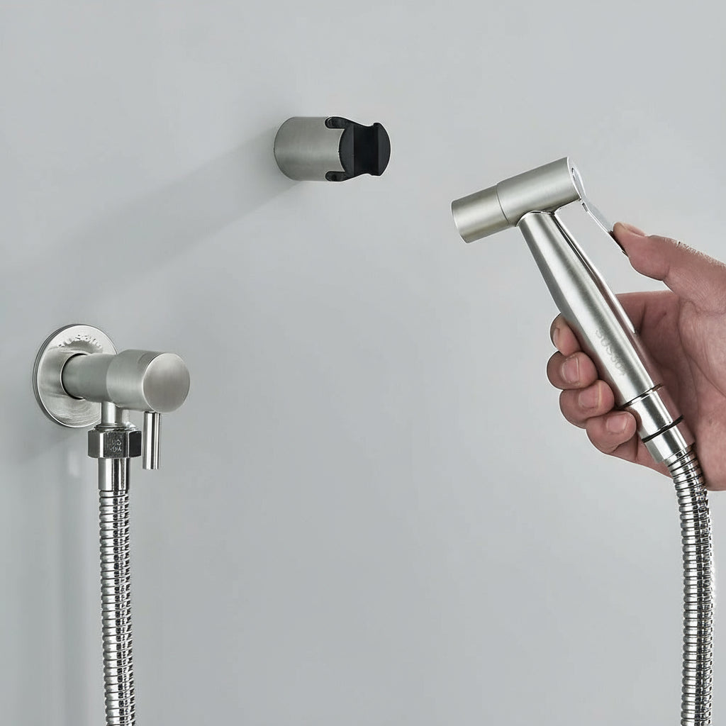 AquaGleam Spray Bidet Mural – Hygiène et Confort Quotidien pour Salle de Bain Moderne
