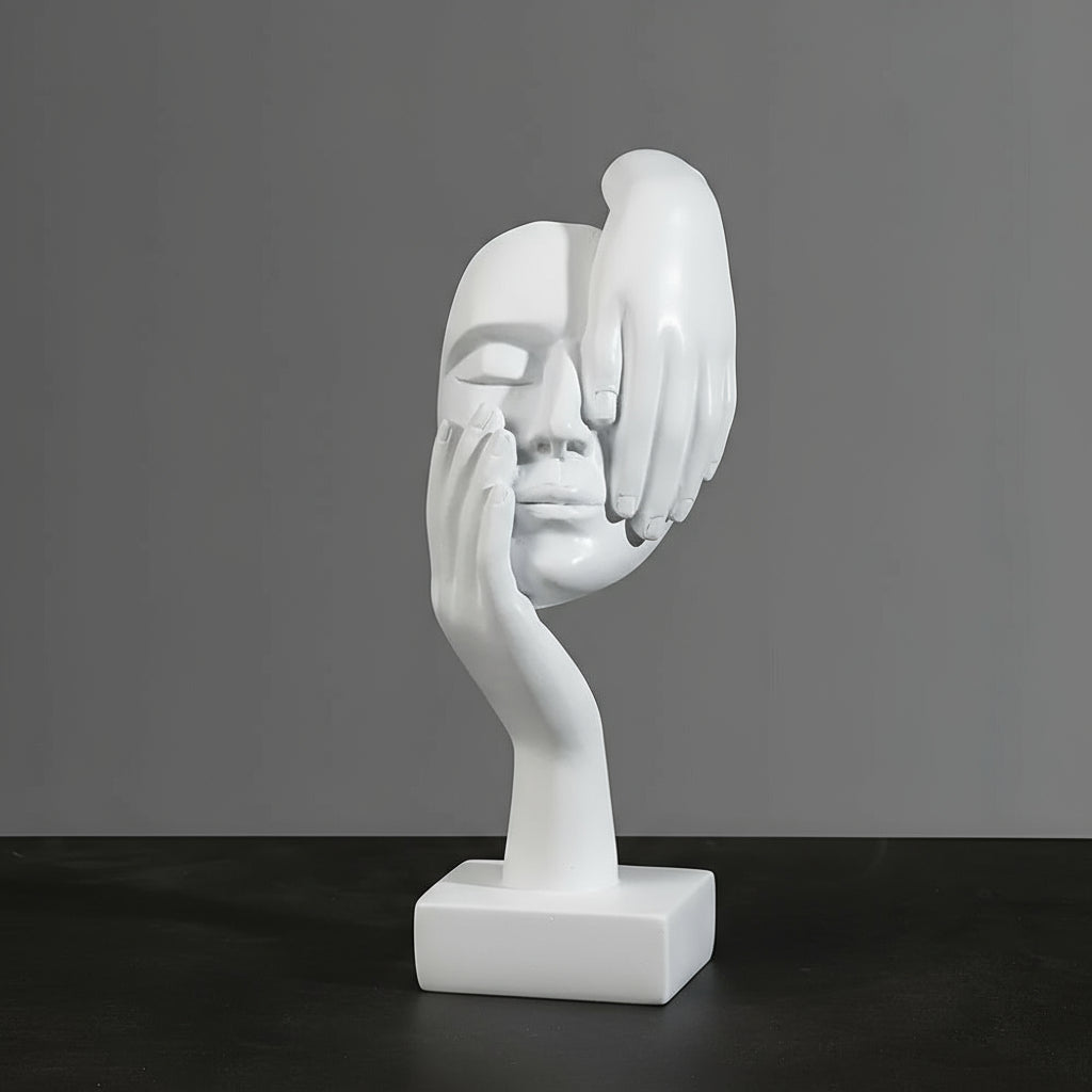 Sculpture Abstraite en Résine – Élégance Nordique et Esprit Contemplatif