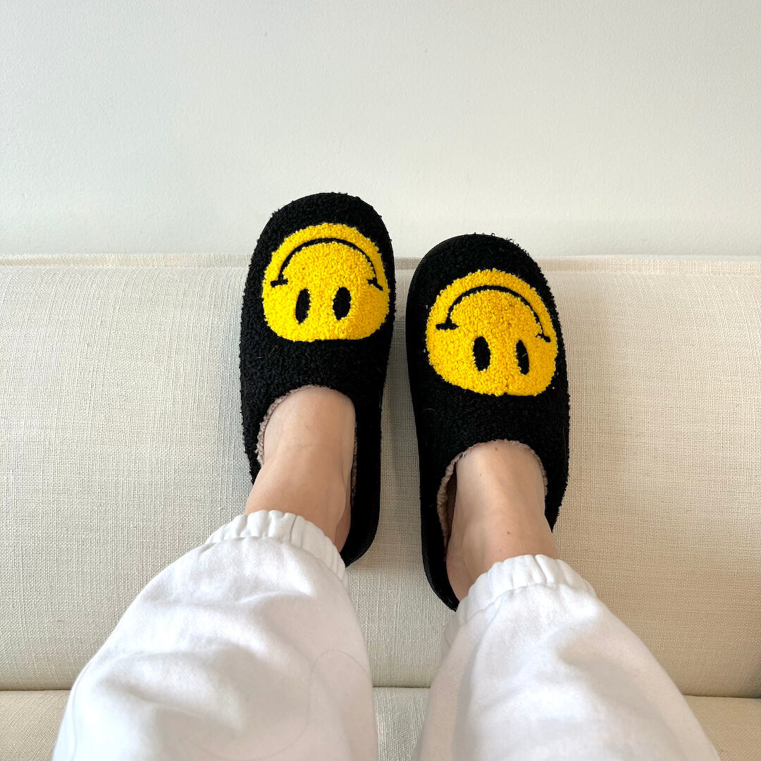 Pantoufles Émoji Confortables Antidérapantes – Chaussons Femme et Homme Chaussons Electro Paris Noir Jaune 6-6.5
