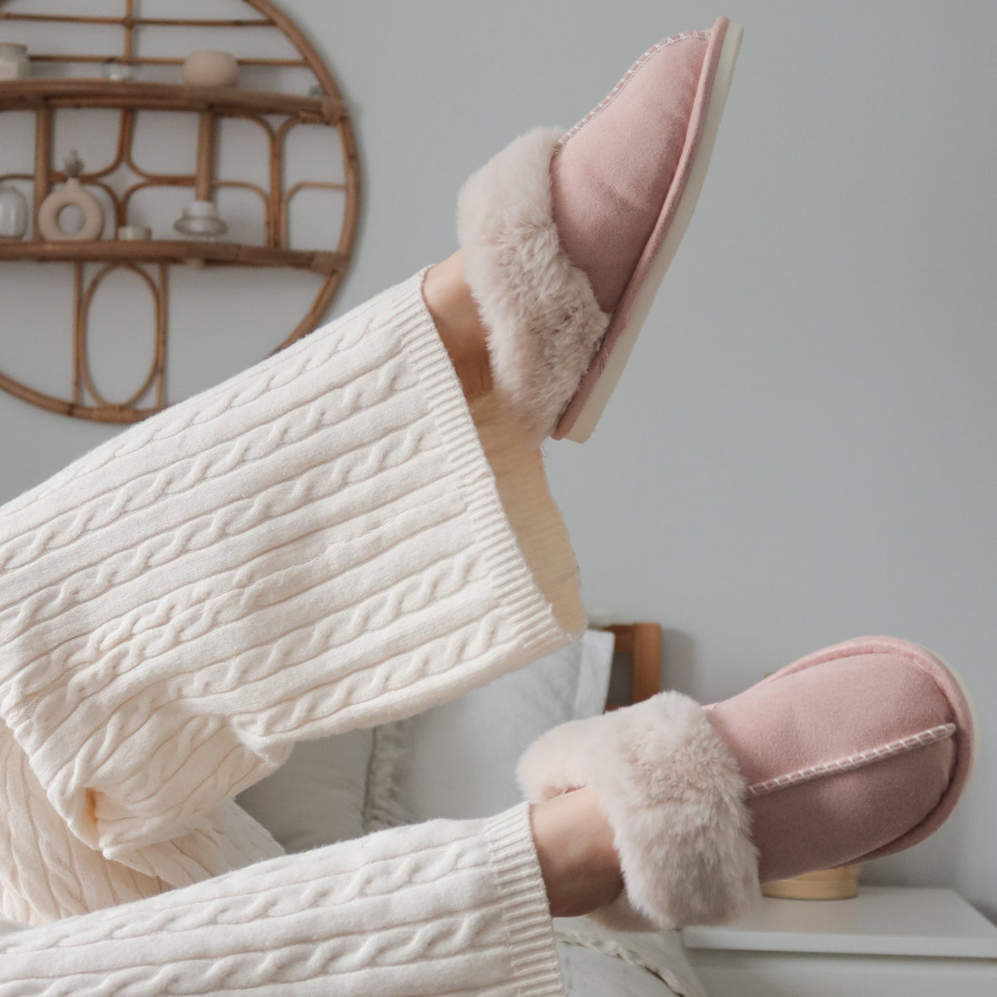 Pantoufles Femme Confortables en Fourrure - Chaussons Idéaux pour Hiver Chaussons Electro Paris