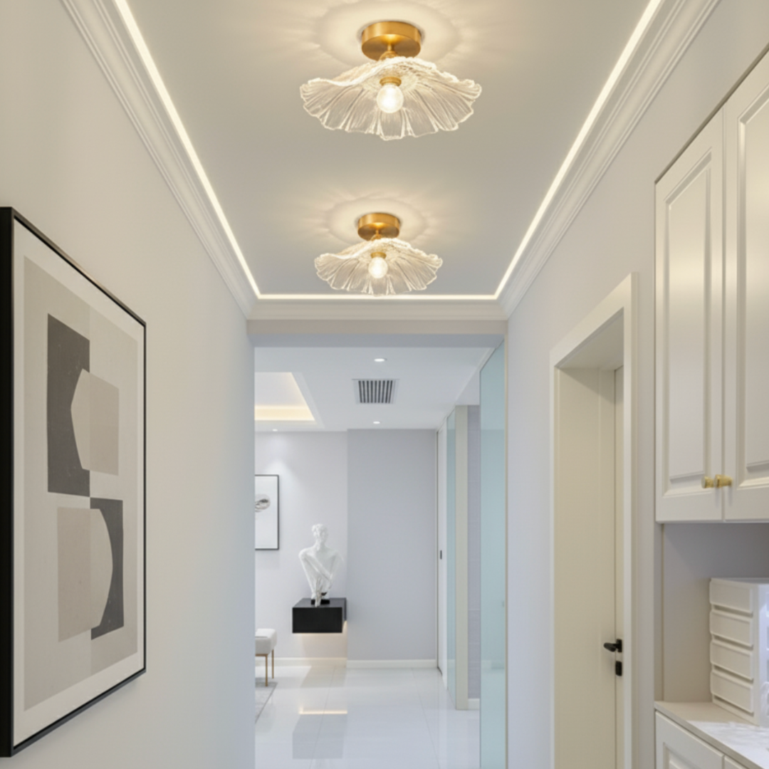 Plafonnier Vintage en Verre Transparent avec Base Dorée Luminaires de plafond Electro Paris