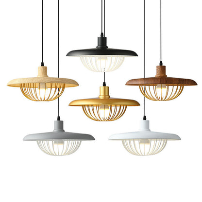 Plafonnier d'inspiration nordique aspect bois pour espaces modernes Ceiling Lamp Electro Paris