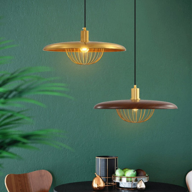 Plafonnier d'inspiration nordique aspect bois pour espaces modernes Ceiling Lamp Electro Paris