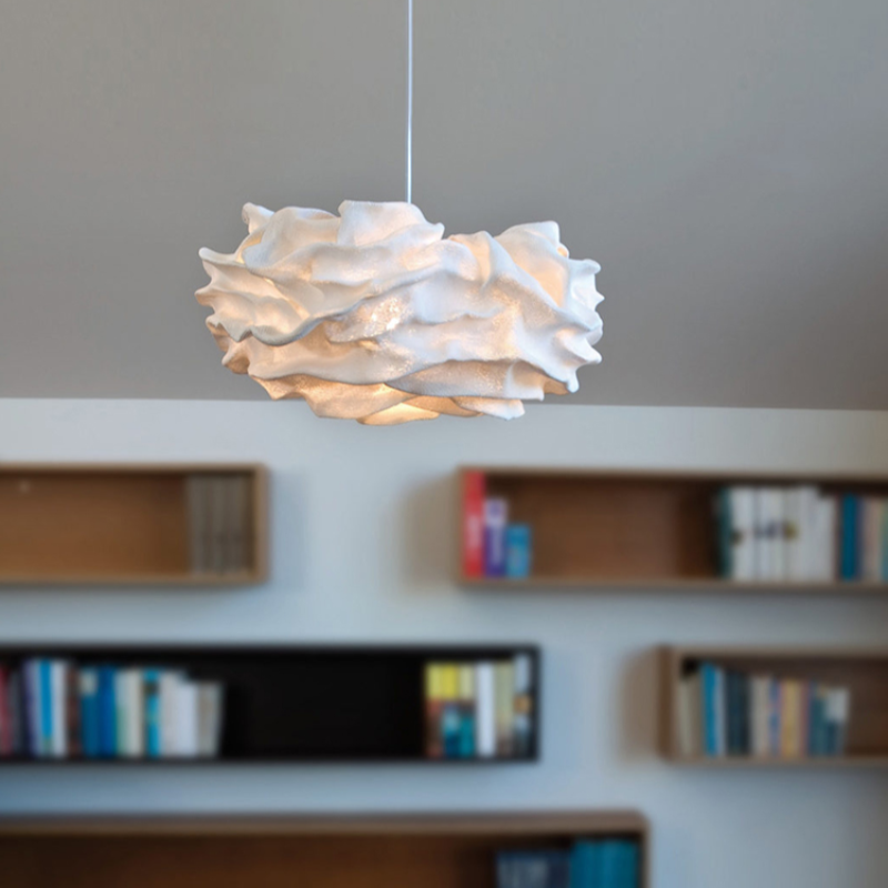 Plafonnier minimaliste inspiré des nuages pour les intérieurs douillets Ceiling Lamp Electro Paris