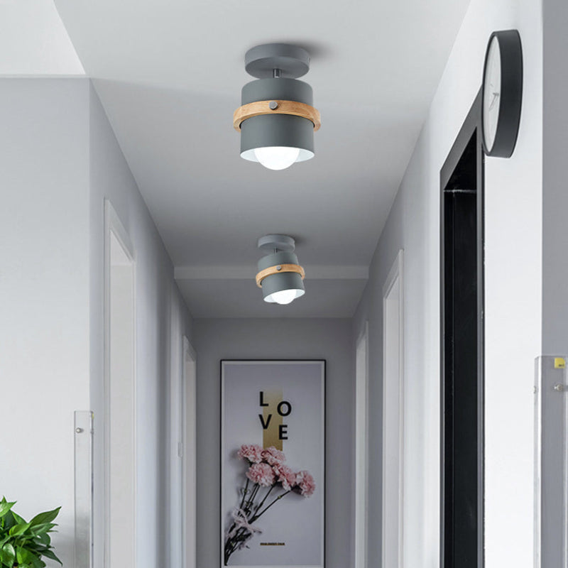 Plafonnier nordique moderne avec design cylindrique rotatif Ceiling Lamp Electro Paris Vert