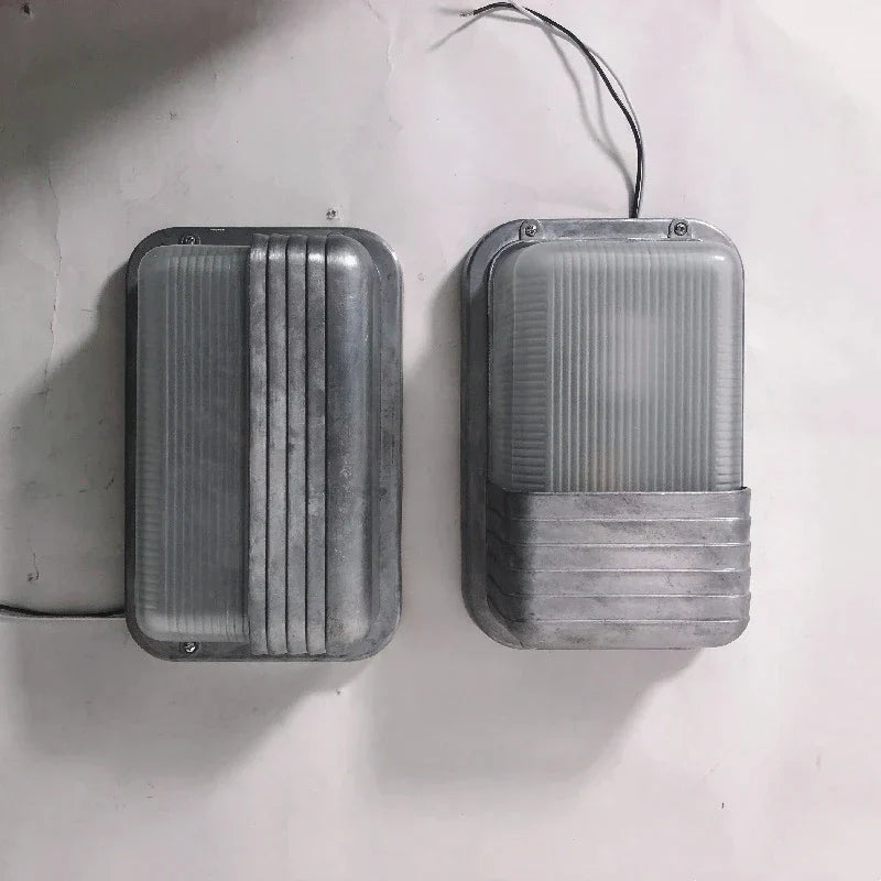 Applique Murale Extérieure LED Style Industriel Avec Abat-jour En Verre Pour Ambiance Rétro Outdoor Lighting Electro Paris