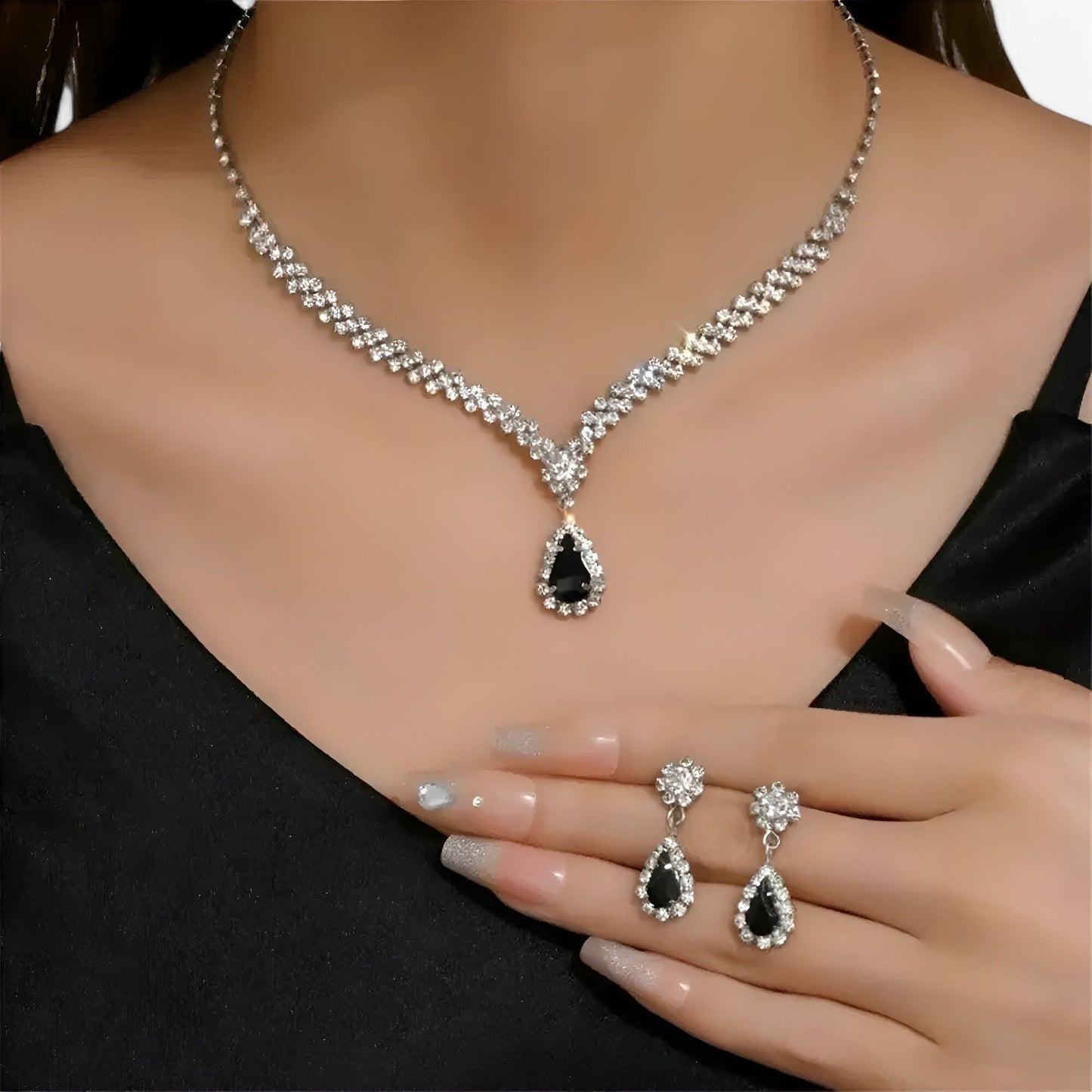 Set de Colliers Élégant Pour Mariage 2 Pièces Avec Pendentif Goutte Et Boucles d’Oreilles Jewelry Electro Paris