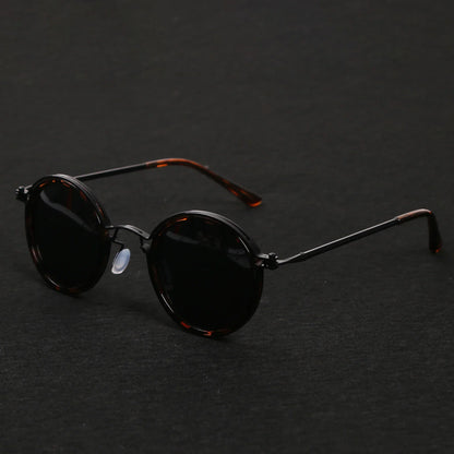 Lunettes De Soleil Classiques Avec Verres Noirs Profonds Et Monture Dorée Élégante Pour Protection UV Complète Sunglasses Electro Paris Marron