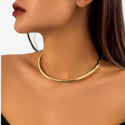 Collier Choker Doré Élégant Pour Femme Avec Style Raffiné Et Polyvalence Pour Toutes Occasions Jewelry Necklace Round Electro Paris