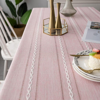 Nappe Rayée Brodée pour un Repas Élégant Linge de table Unique Casa