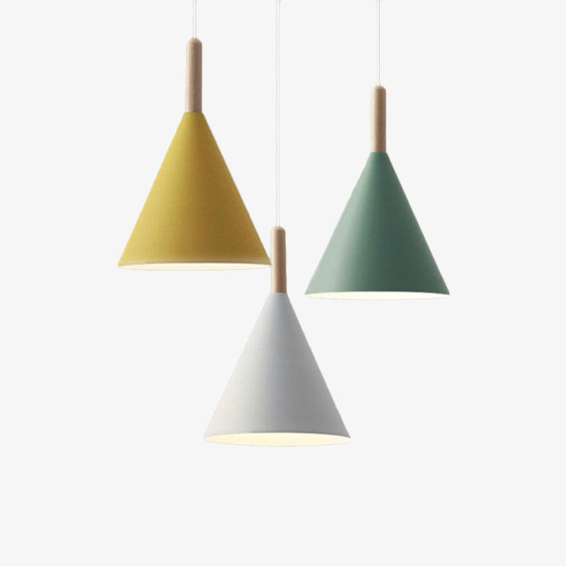 Suspension Conique Métal Coloré avec Tige en Bois – Éclairage pour Cuisine Éclairage Electro Paris