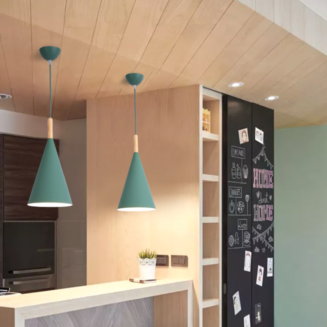 Suspension Conique Métal Coloré avec Tige en Bois – Éclairage pour Cuisine Éclairage Electro Paris