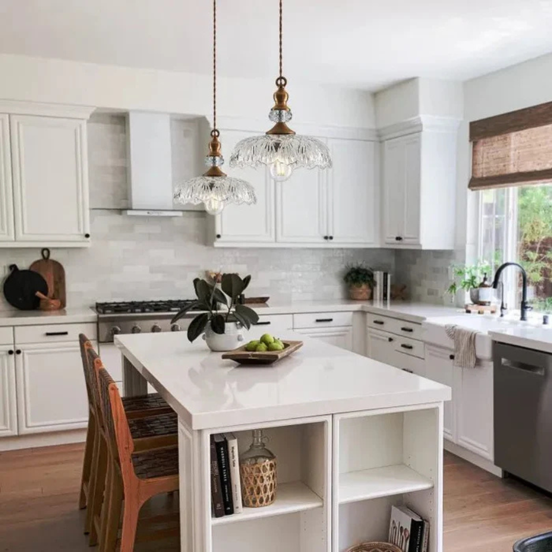 Suspension Rétro en Verre avec Abat-jour Cannelé pour un Éclairage Élégant Éclairage Electro Paris