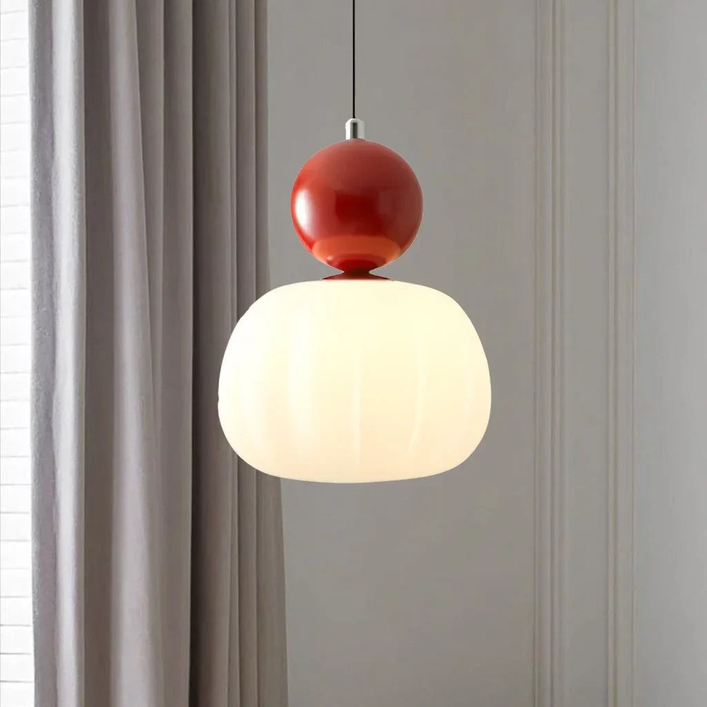 Suspension Globe Crème pour Intérieurs Élégants Ceiling Lamp Electro Paris Une Tête Rouge