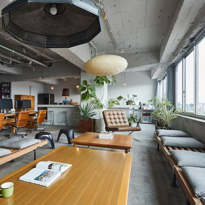 Suspension en Papier de Riz Sculptée pour une Lueur Apaisante Ceiling Lamp Electro Paris