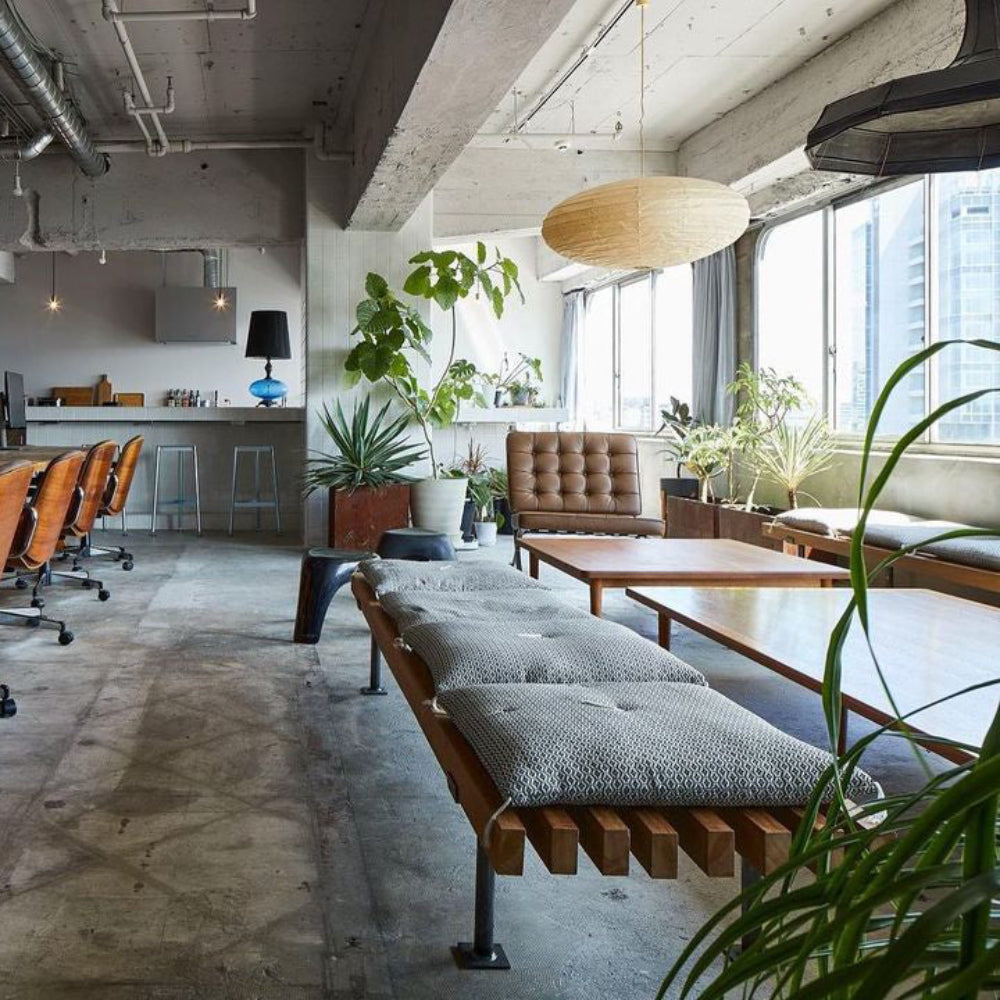 Suspension en Papier de Riz Sculptée pour une Lueur Apaisante Ceiling Lamp Electro Paris