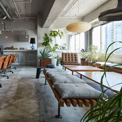 Suspension en Papier de Riz Sculptée pour une Lueur Apaisante Ceiling Lamp Electro Paris