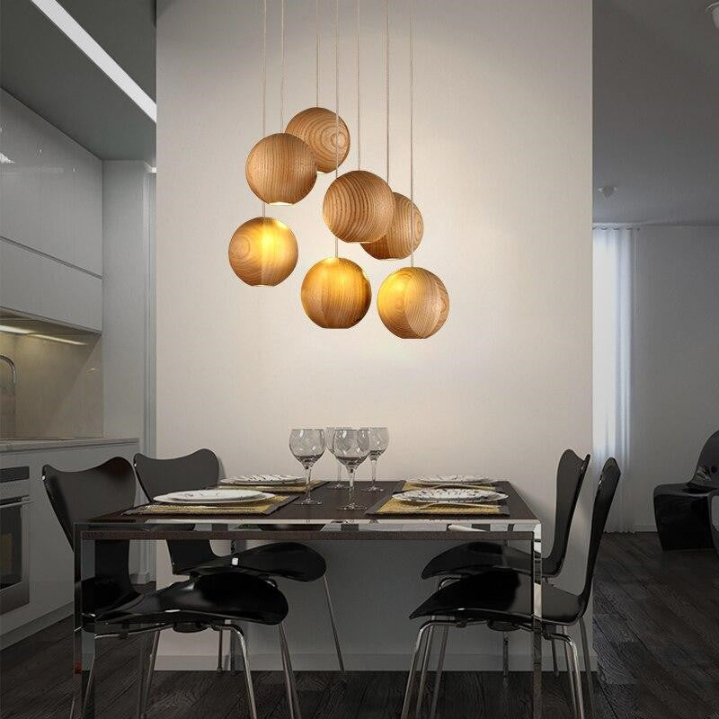 Suspension globe en bois naturel avec longueur de suspension réglable Ceiling Lamp Electro Paris