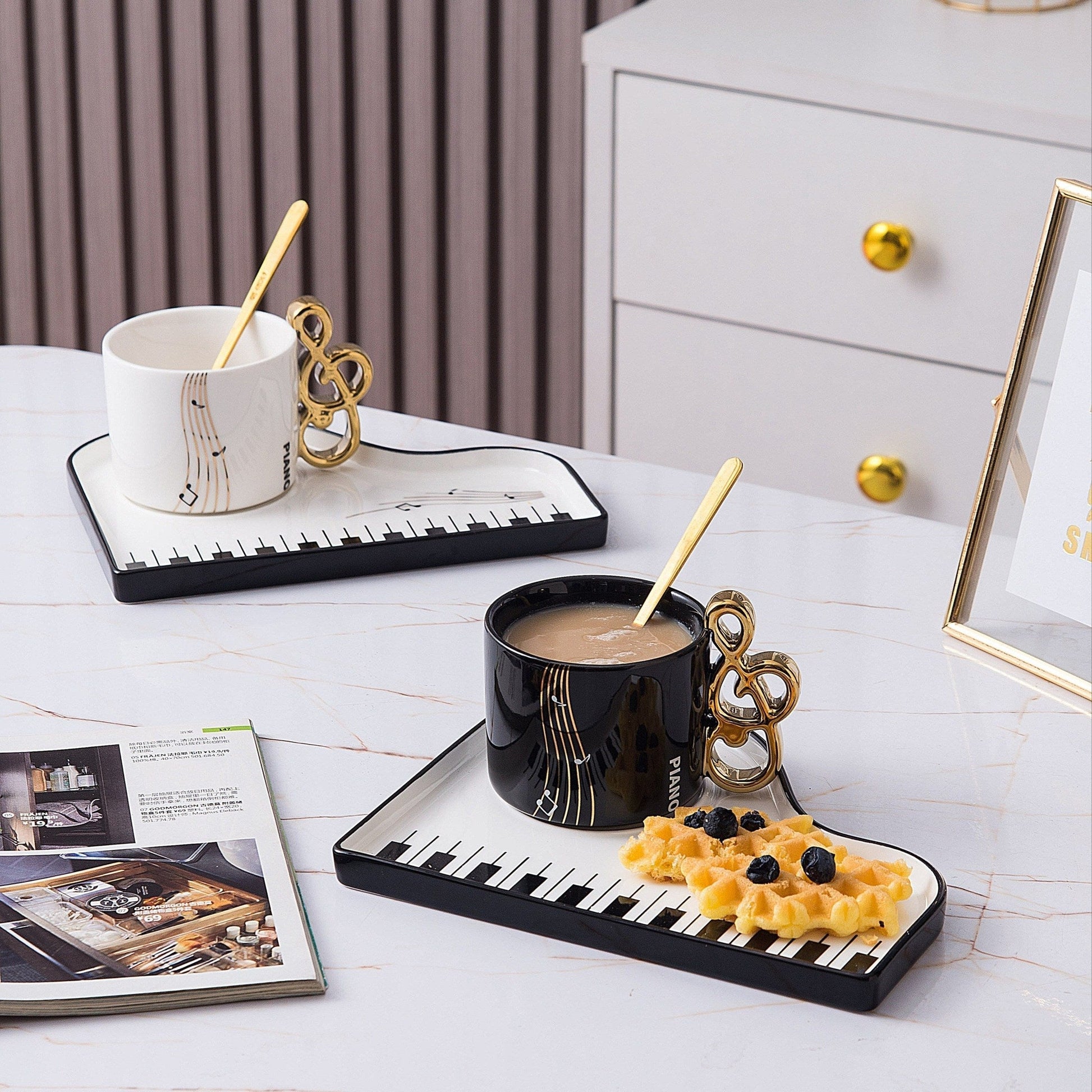 Tasses à Café Élégantes en Céramique avec Motif Piano – Idéal pour Musiciens Tasses et mugs Electro Paris