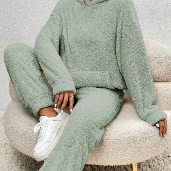 Ensemble de Tenue d’Intérieur en Molleton Teddy pour Femme – Hoodie Douillet et Pantalon pour un Confort Ultime Loungewear Set Electro Paris