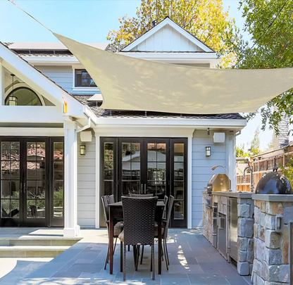 Voile d'Ombrage Anti-UV, Résistante à l'Eau pour un Confort au Jardin et Terrasse Parapluies de patio et ombrelles Electro Paris Beige 2.5x2.5m - Carré Sans kit de montage