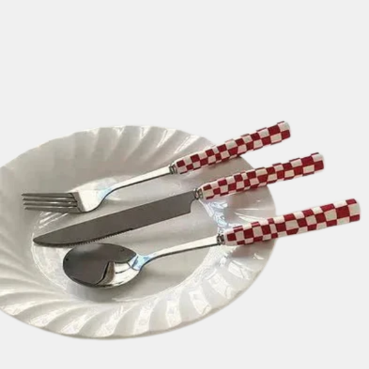 Ensemble de Couverts à Motifs – Service de Table en Inox Avec Manches à Carreaux Vaisselle Electro Paris Ensemble de couverts rouge
