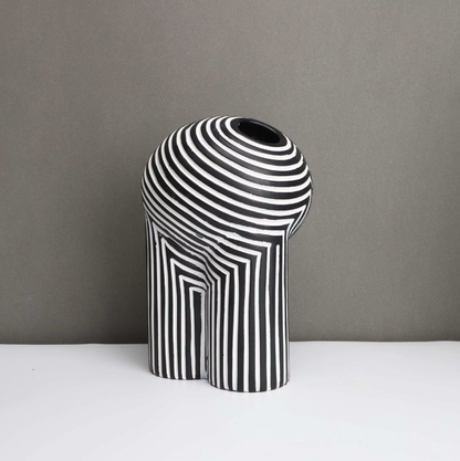 Vase en Céramique Rayé Noir et Blanc – Élégance Moderne pour la Maison Vases Electro Paris