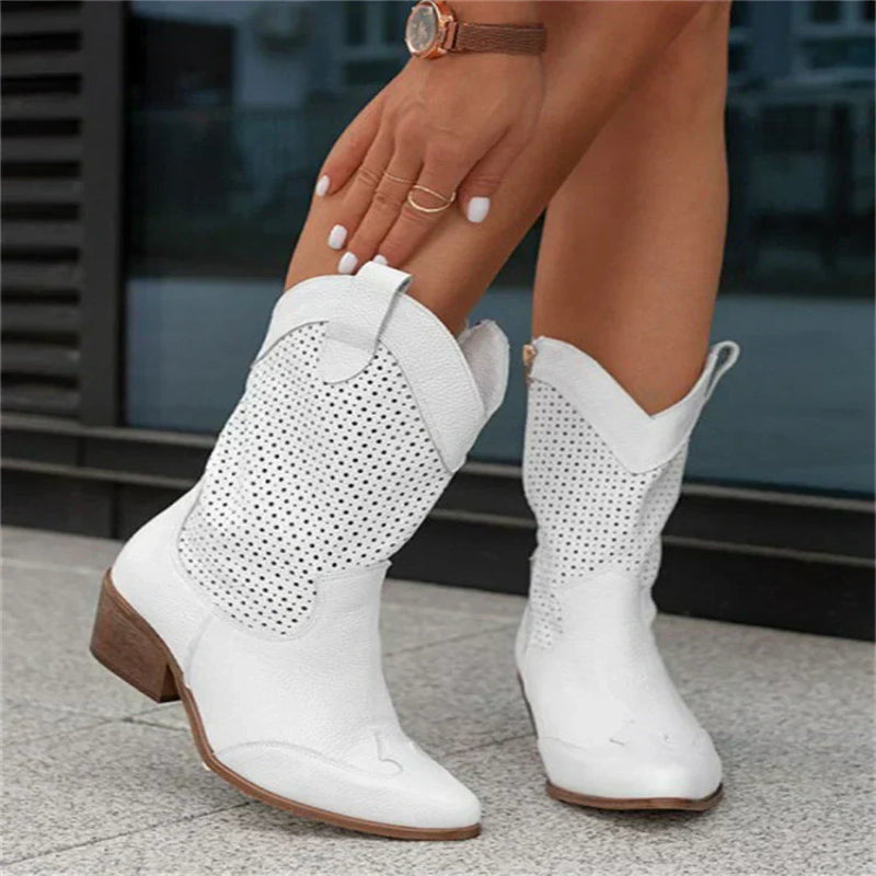 Bottes En Cuir Perforé Style Western Pour Femme – Élégance et Confort Au Quotidien Shoes for Women Electro Paris