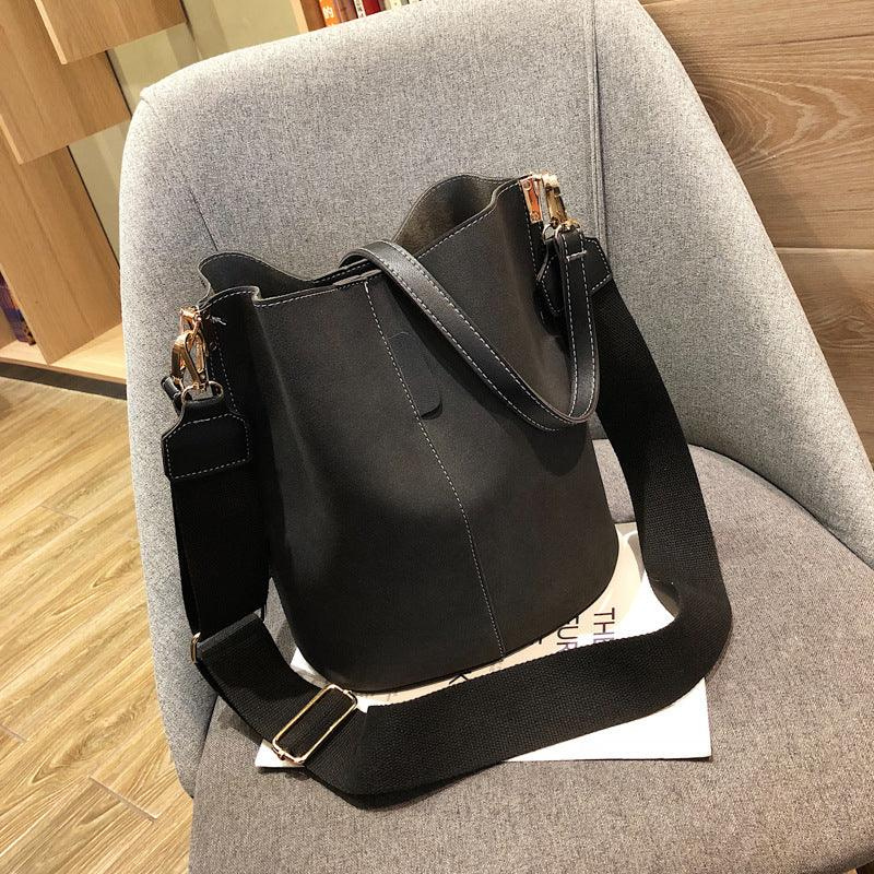 Sac à Épaule en Cuir Élégant pour Femme – Style Classique et Intemporel women bags Electro Paris Noir