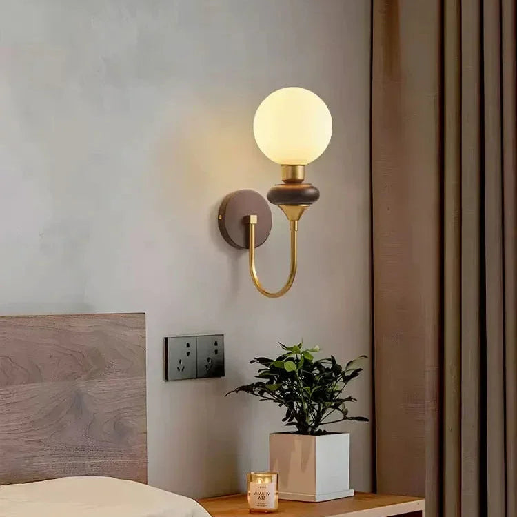 Applique murale élégante au toucher naturel pour une utilisation en intérieur Wall lamps Electro Paris