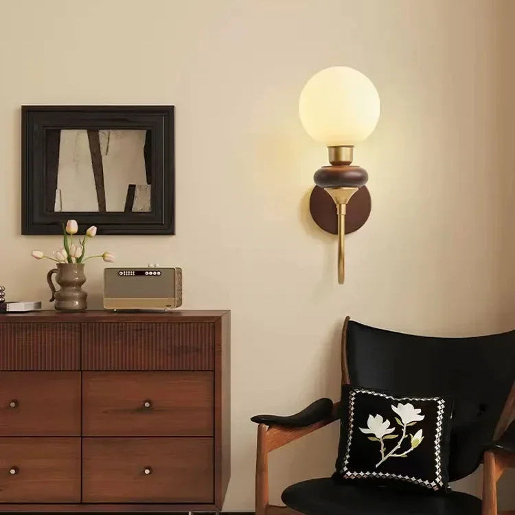 Applique murale élégante au toucher naturel pour une utilisation en intérieur Wall lamps Electro Paris