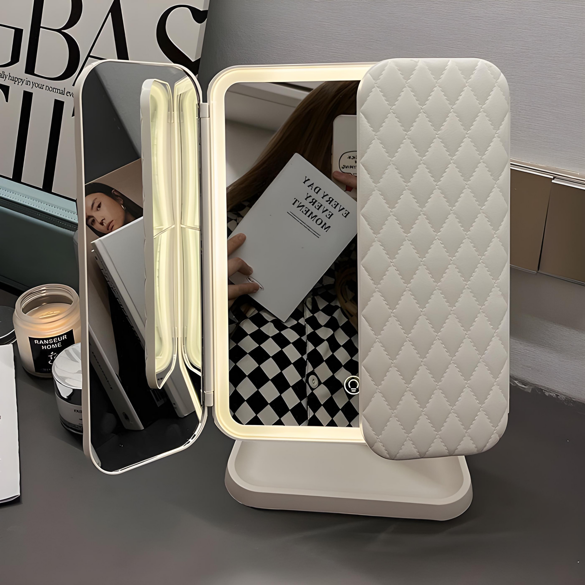 Miroir de Maquillage à LED Triple – Miroir Pliable Éclairé avec Grossissement Accents décoratifs Electro Paris