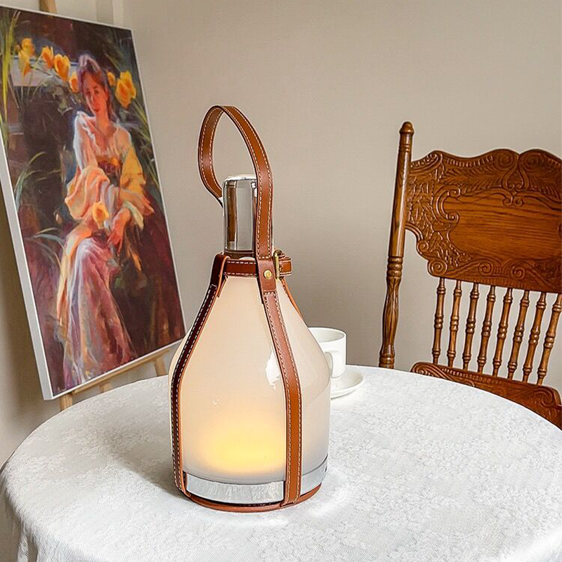 Lampe De Table En Verre Givré Moderne Avec Courroie En Cuir Pour Ambiances Élégantes Table Lamps Electro Paris