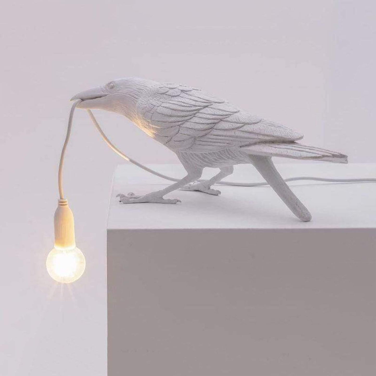 Lampe De Table Oiseau Raven En Résine Avec Lumière Chaude Design Élégant Et Décoratif Pour Salon Table Lamps Electro Paris Blanc Assis