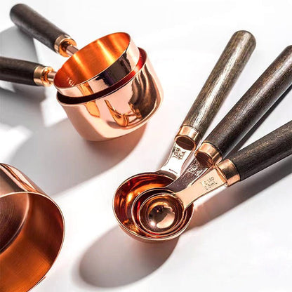 Tasses à Mesurer Élégantes en Acier Inoxydable avec Poignées en Chêne Massif Kitchen Accessories Electro Paris