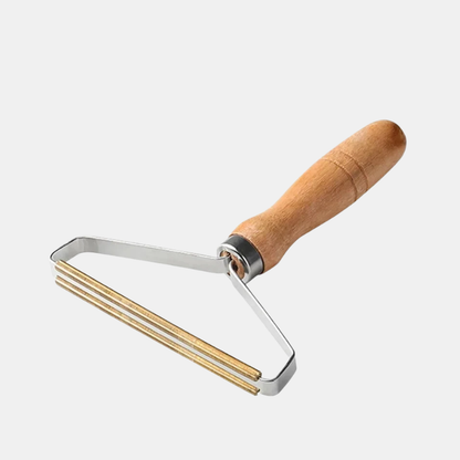 Nettoyant Manuel Pour Poils D’Animaux Avec Manche En Bois Et Grattoir Inox Pour Surfaces Textiles Pet deshedder Electro Paris Marron