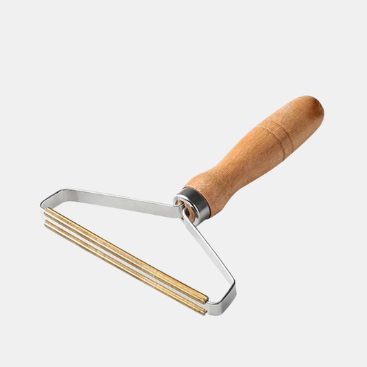Nettoyant Manuel Pour Poils D’Animaux Avec Manche En Bois Et Grattoir Inox Pour Surfaces Textiles Pet deshedder Electro Paris Marron